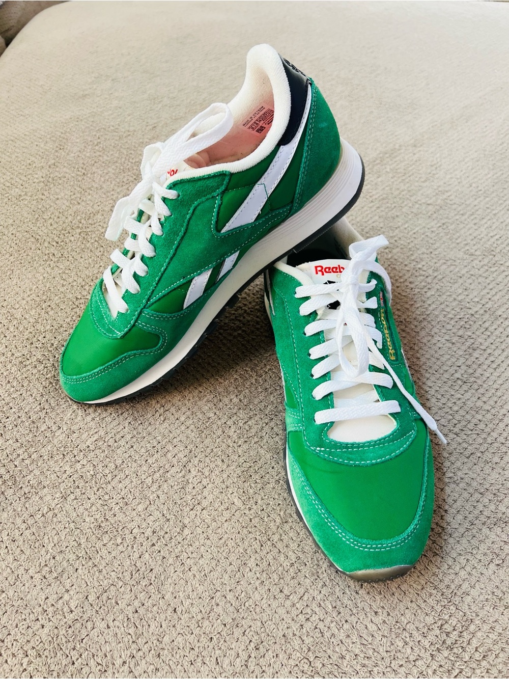 Reebok Human Rights Women’s Size 9 Green Suede Classic Court Low Top Sneakers
